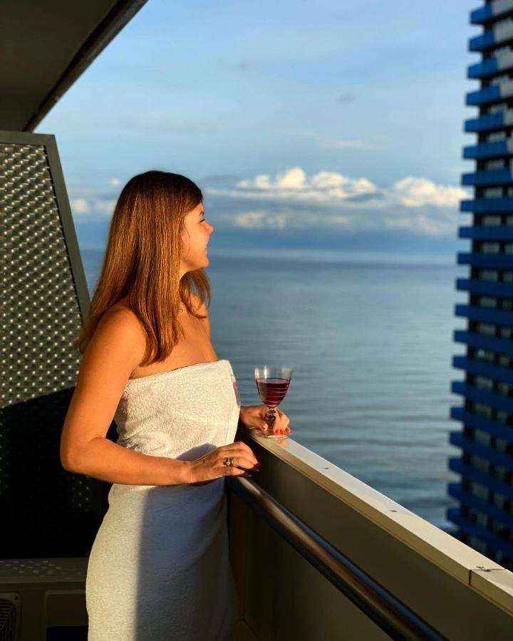 Orbi City Aparthotel Black Sea Viewバトゥーミ エクステリア 写真